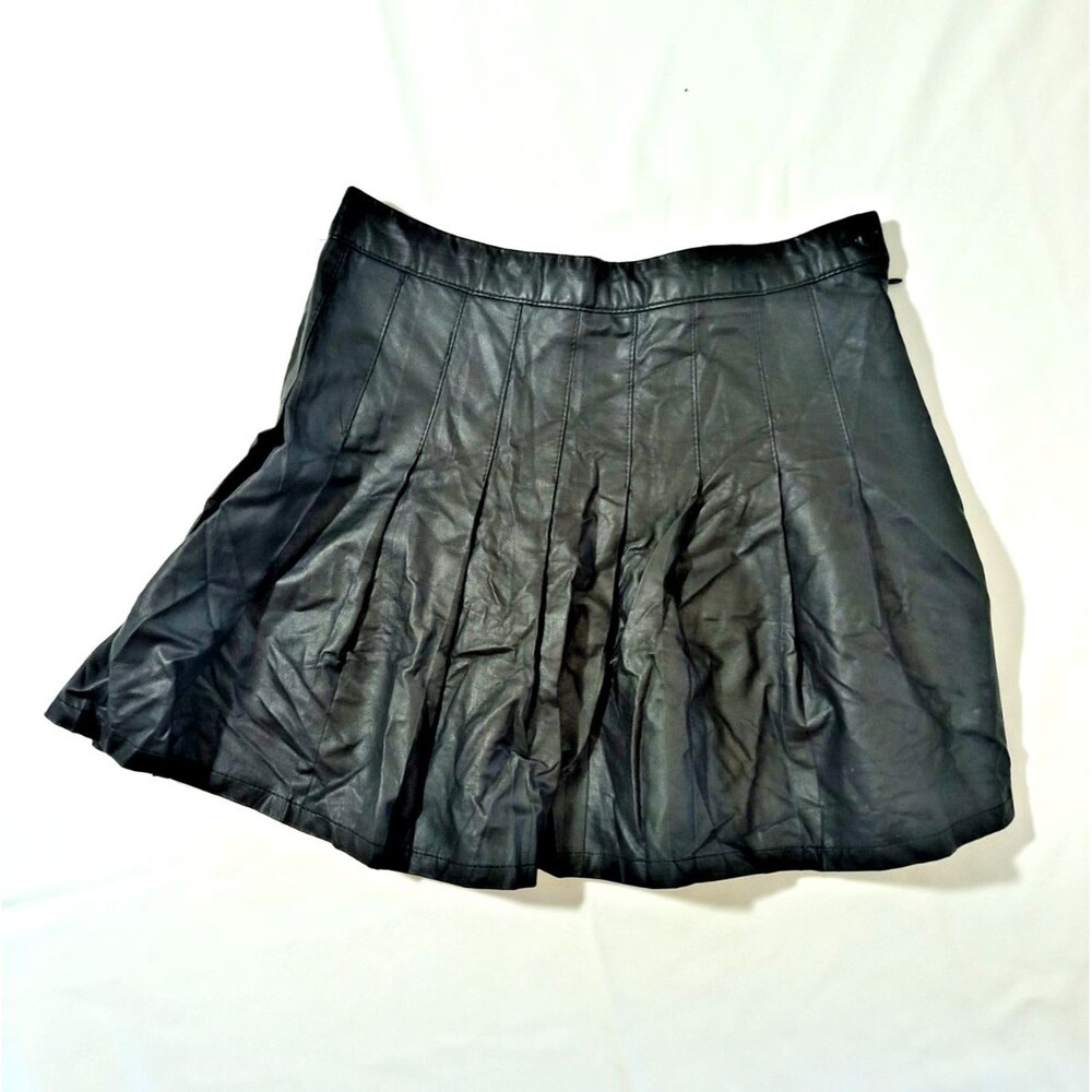 Aeropostale Womens Skirt S Black Faux Leather Pleated Mini Skater Y2K Grunge